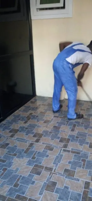 A Magnum cleaner at work: every corner reached